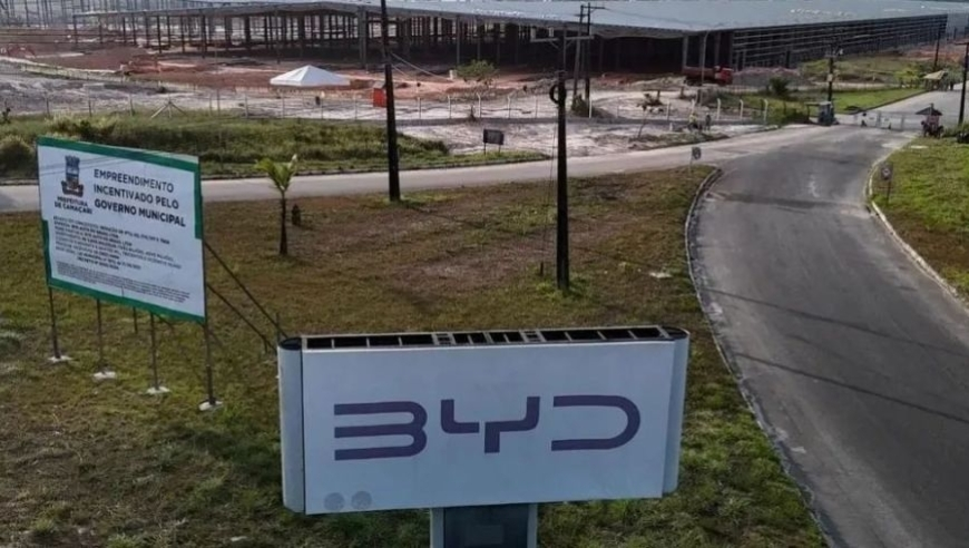 中国移动被指超额流量费吸血老年人,澳门天天开彩免费资料大全新版,精准解释落实的人生哲理_视频版V8.24